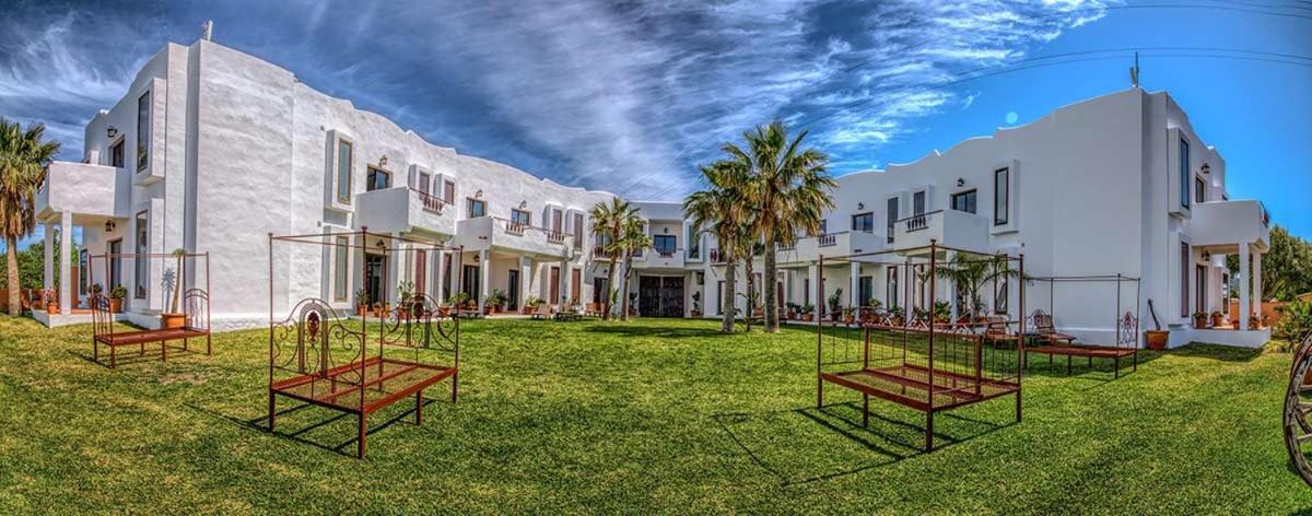 Apartamentos Turisticos Bahia De Trafalgar Zahora Exterior foto